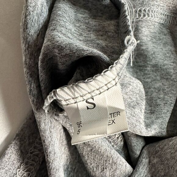 NWOT Women’s Gray Spaghetti Strap Romper Shorts - Size Small - Picture 4 of 6